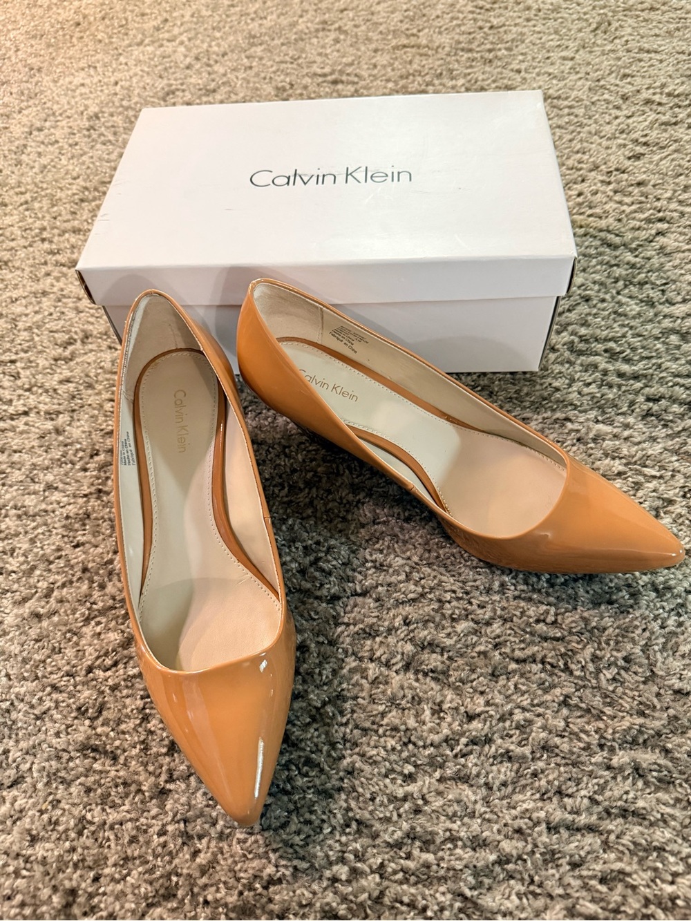 Calvin Klein Besse Tan Patent Snake Wedge Pumps 9M